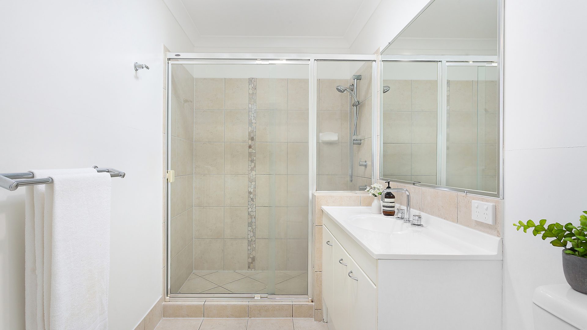 Sold - 9 Lacebark Street - New Property in Meridan Plains - Real Estate by Nicki Colam