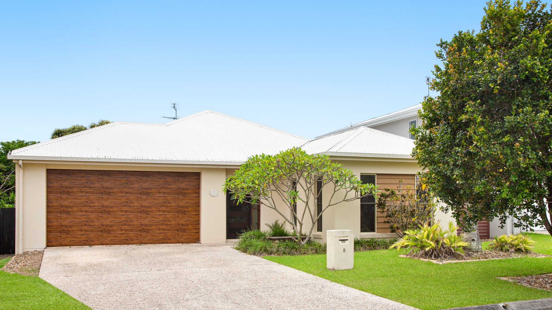 Sold - 9 Brushbox Place - New Property in Meridan Plains - Real Estate by Nicki Colam