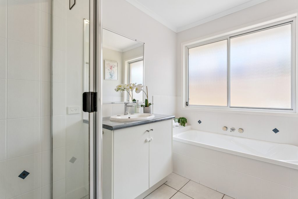Sold - 7 Kwila Place - New Property in Little Mountain - Real Estate by Nicki Colam