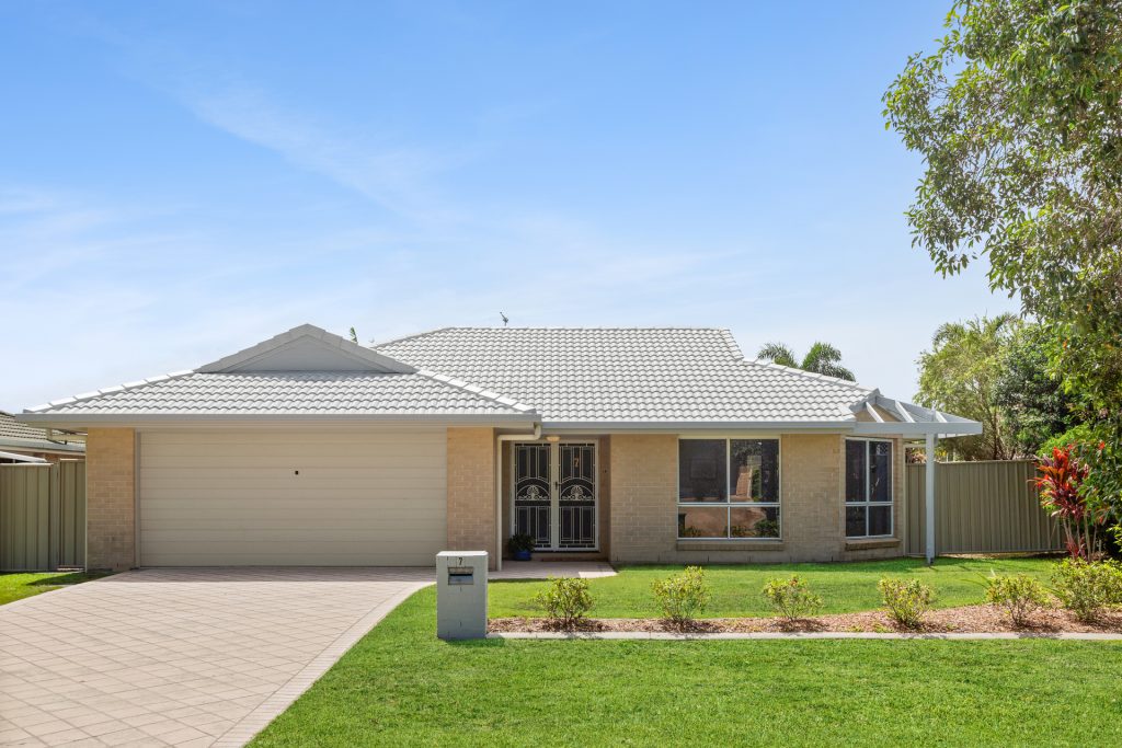 Sold - 7 Kwila Place - New Property in Little Mountain - Real Estate by Nicki Colam
