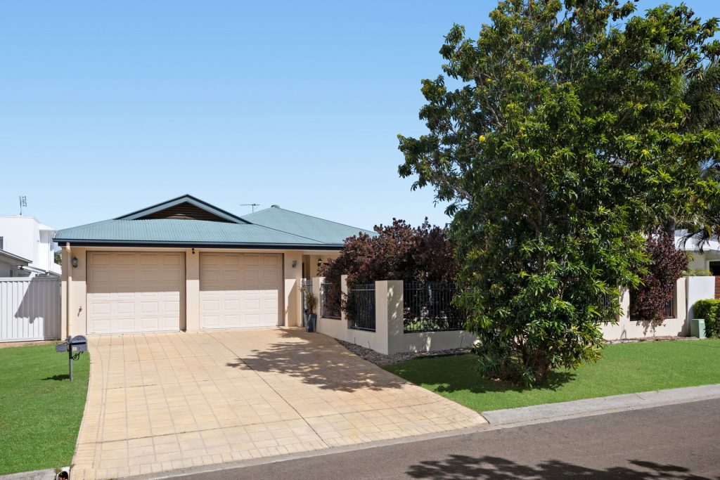 Sold - 3 Bahamas Circuit - New Property in Kawana Island - Real Estate by Jodie Hedley-Ward