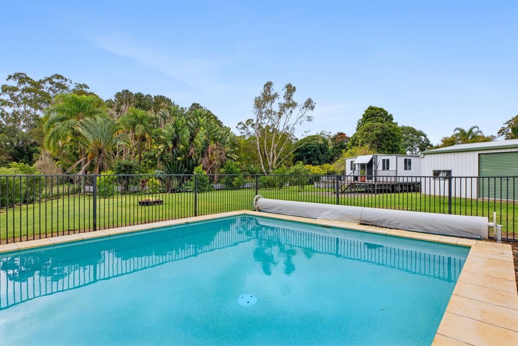 24 Barrs Road, Glass House Mountains