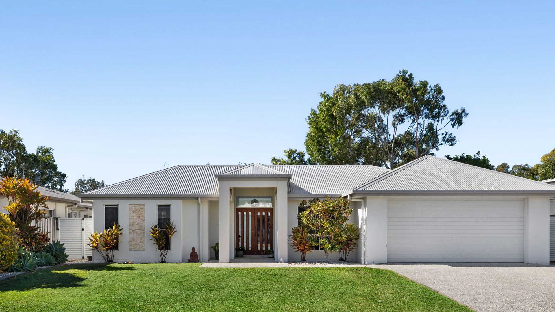 Sold - 5 Bellanboe Circuit - New Property in Pelican Waters - Real Estate by 