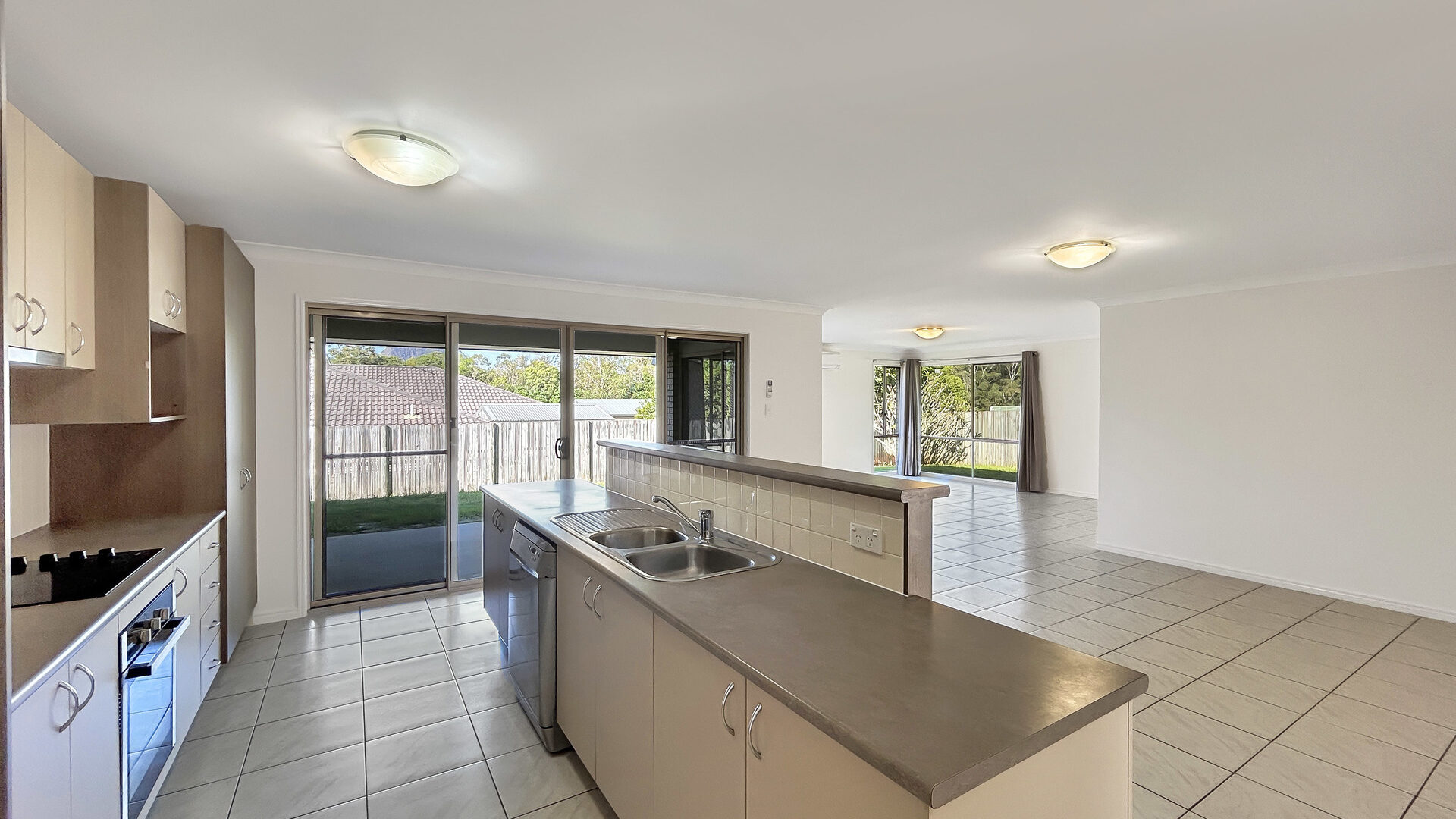 For Rent - 7 Rainbow Court - New Property in Glass House Mountains - Real Estate by Lara Kavanagh