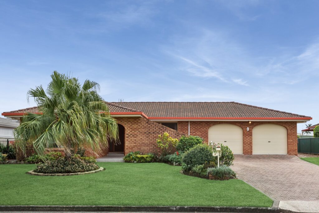 For Sale - 9 Ramsay Crescent - New Property in Golden Beach - Real Estate by Carinda Ivens