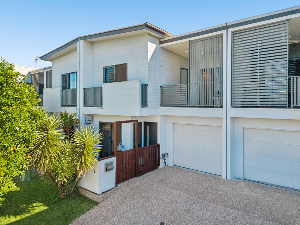 For Sale - 6 Farley Street - New Property in Baringa - Real Estate by Stephen Claassens